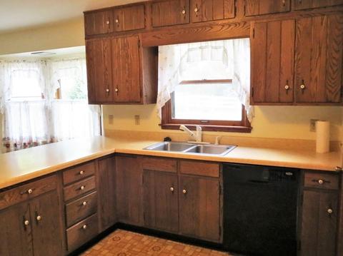 913 Eustace Dr, Dixon, IL 61021 photo 4