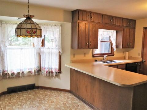 913 Eustace Dr, Dixon, IL 61021 photo 6