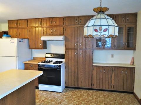913 Eustace Dr, Dixon, IL 61021 photo 5