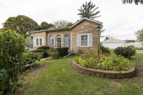 207 Park Rd, Lakemoor, IL 60051 photo 1