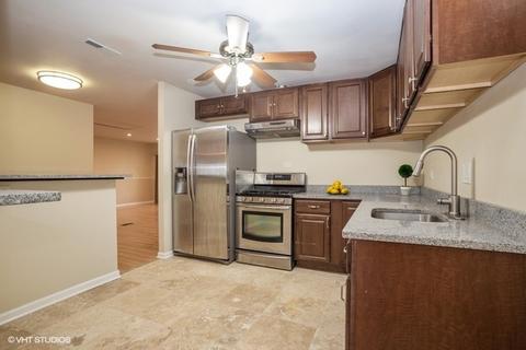 625 Flagstaff Ln, Hoffman Estates, IL 60169 photo 4