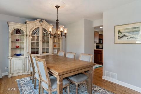 1160 S Appletree Ln, Bartlett, IL 60103 photo 7