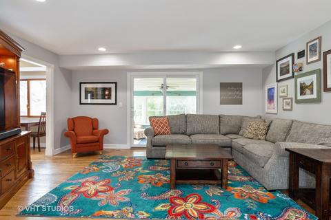 1160 S Appletree Ln, Bartlett, IL 60103 photo 8