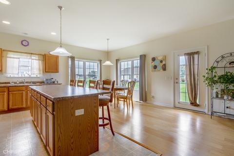 815 Hanson Ave, Mchenry, IL 60050 photo 5