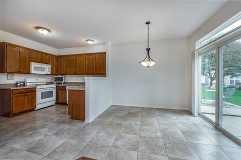 2389 Sunshine Ln, Aurora, IL 60503 photo 9