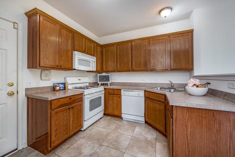 2389 Sunshine Ln, Aurora, IL 60503 photo 10