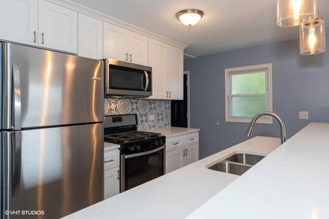 15335 Maple Ln, Markham, IL 60428 photo 4