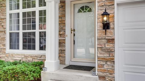 1503 Diamond Dr, Hoffman Estates, IL 60192 photo 2