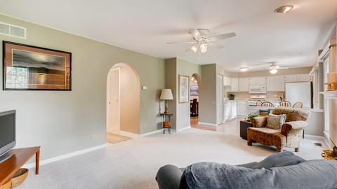 1503 Diamond Dr, Hoffman Estates, IL 60192 photo 14