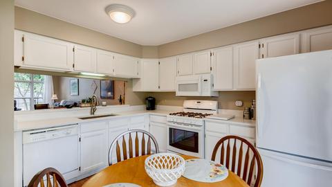 1503 Diamond Dr, Hoffman Estates, IL 60192 photo 11