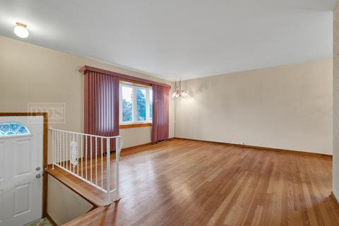 7706 S 78th Ct, Bridgeview, IL 60455 photo 2