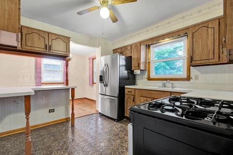 7706 S 78th Ct, Bridgeview, IL 60455 photo 11