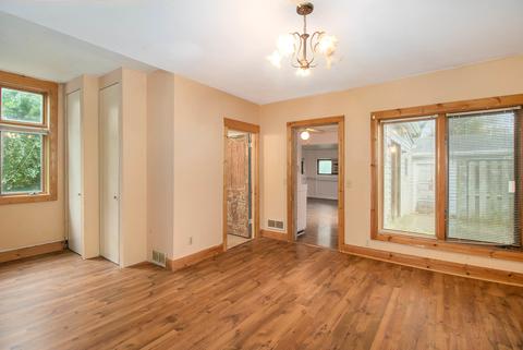 401 S Ayer St, Harvard, IL 60033 photo 2