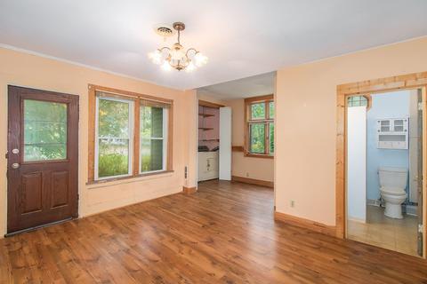 401 S Ayer St, Harvard, IL 60033 photo 3