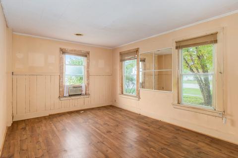401 S Ayer St, Harvard, IL 60033 photo 7