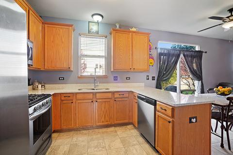 7417 Kenicott Ln, Plainfield, IL 60586 photo 3