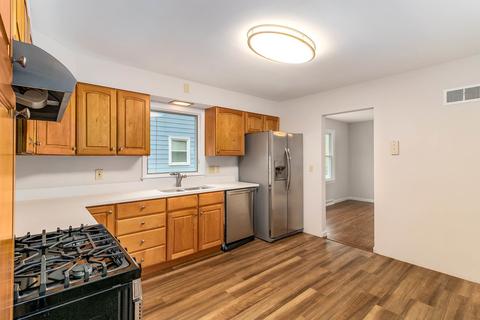 239 N Marion Ave, Bartlett, IL 60103 photo 9