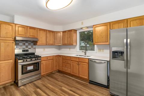 239 N Marion Ave, Bartlett, IL 60103 photo 8