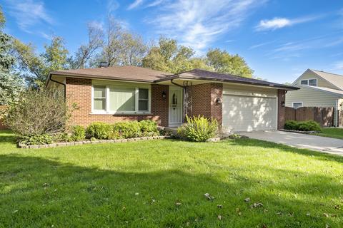 19 Devonshire Cir, Elgin, IL 60123 photo 1
