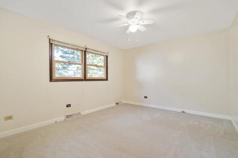 19 Devonshire Cir, Elgin, IL 60123 photo 14