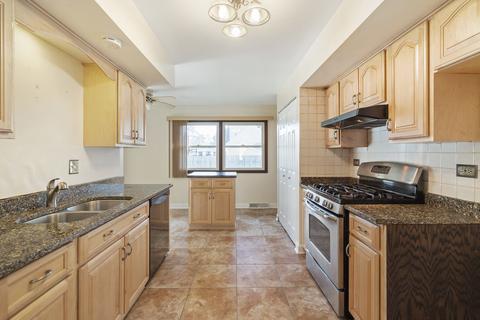 19 Devonshire Cir, Elgin, IL 60123 photo 7
