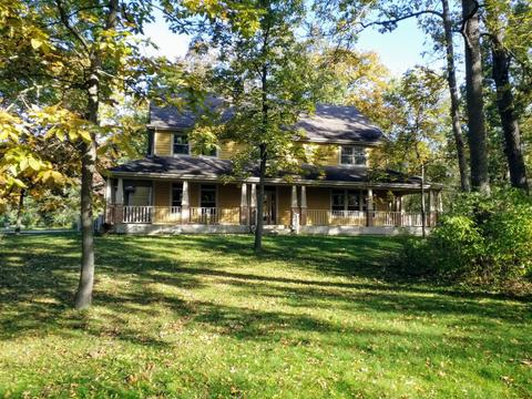 5602 Whiting Dr, Mchenry, IL 60050 photo 2