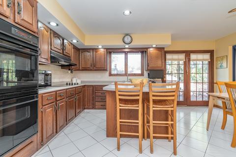 574 Westmere Rd, Des Plaines, IL 60016 photo 10