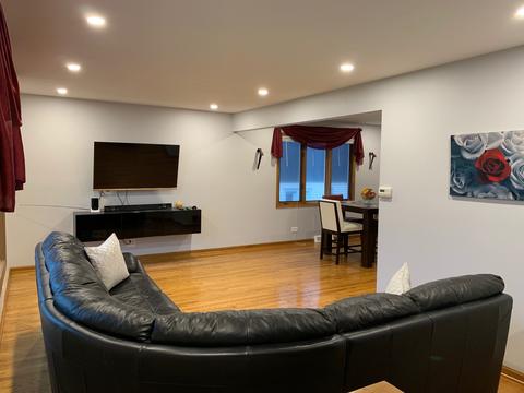 7215 S Roberts Rd, Bridgeview, IL 60455 photo 2