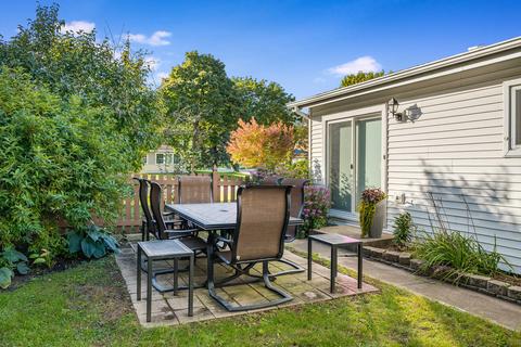 238 E Gladys Ave, Elmhurst, IL 60126 photo 4