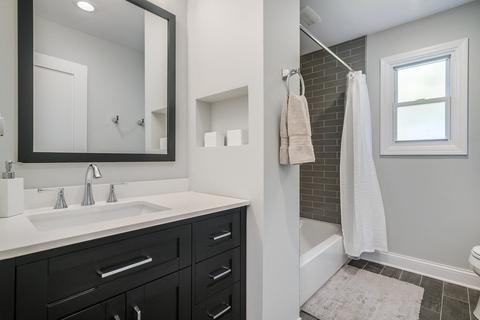 238 E Gladys Ave, Elmhurst, IL 60126 photo 25
