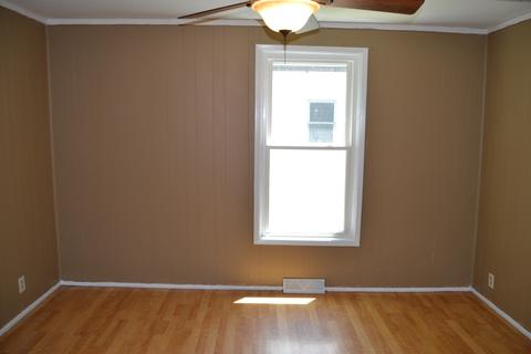 901 E Clay St, Clinton, IL 61727 photo 8