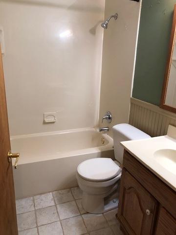 1035 Hermitage Ln, Hoffman Estates, IL 60169 photo 11