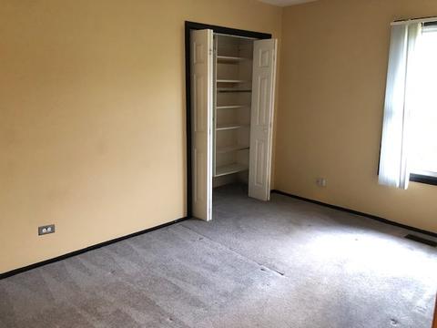 1035 Hermitage Ln, Hoffman Estates, IL 60169 photo 8