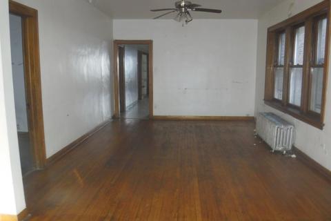 6931 S Artesian Ave, Chicago, IL 60629 photo 3