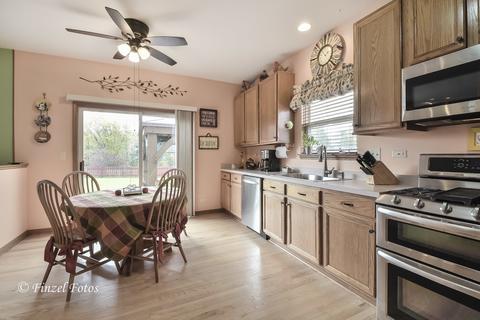 28815 Blacksmith St, Lakemoor, IL 60051 photo 6