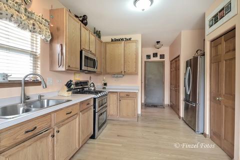 28815 Blacksmith St, Lakemoor, IL 60051 photo 5
