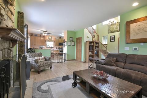 28815 Blacksmith St, Lakemoor, IL 60051 photo 4