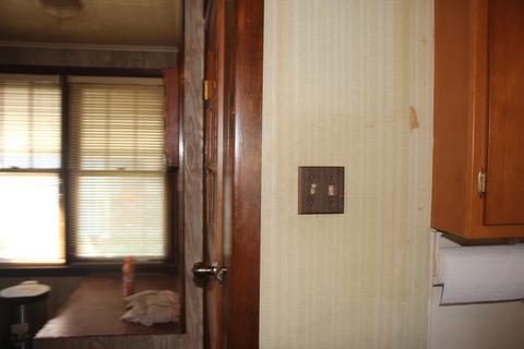 233 E Florence St, Oglesby, IL 61348 photo 9