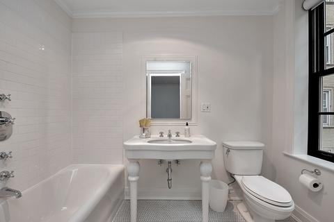 60 E Scott St #603, Chicago, IL 60610 photo 17
