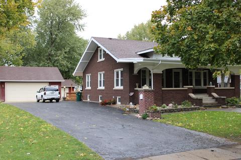 216 W Lee St, Plano, IL 60545 photo 2