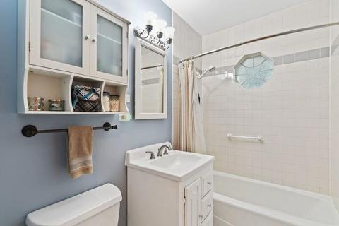 523 S Williston St, Wheaton, IL 60187 photo 9