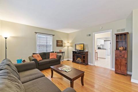 523 S Williston St, Wheaton, IL 60187 photo 4