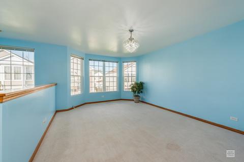 885 Symphony Dr, Aurora, IL 60504 photo 5