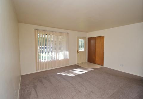 1106 Oakleaf Ave, Mchenry, IL 60051 photo 2