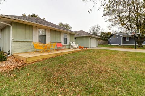 4 Truman Ct, Philo, IL 61864 photo 2