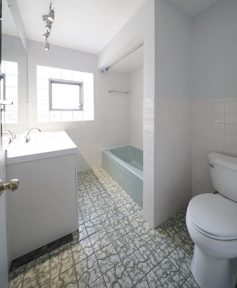 9339 Clancy Dr, Des Plaines, IL 60016 photo 13