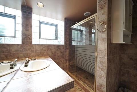9339 Clancy Dr, Des Plaines, IL 60016 photo 32