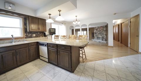 9339 Clancy Dr, Des Plaines, IL 60016 photo 20