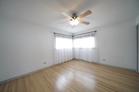 9339 Clancy Dr, Des Plaines, IL 60016 photo 7