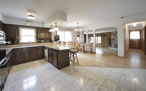 9339 Clancy Dr, Des Plaines, IL 60016 photo 15